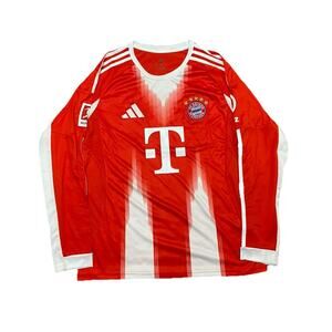 Bayern Munich | Men’s Medium Long-Sleeve Jersey
